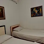Hostel Grande House